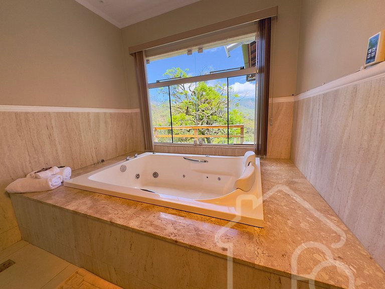 Casa nas montanhas com piscina e sauna