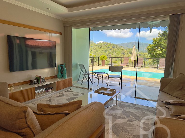 Casa nas montanhas com piscina e sauna