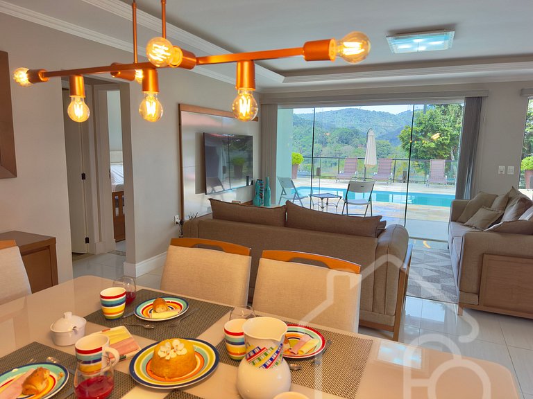 Casa nas montanhas com piscina e sauna