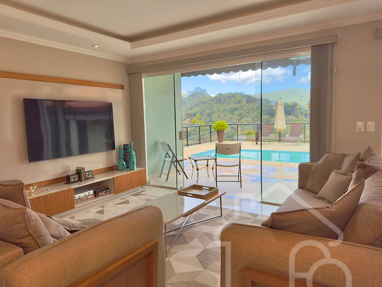 Casa nas montanhas com piscina e sauna