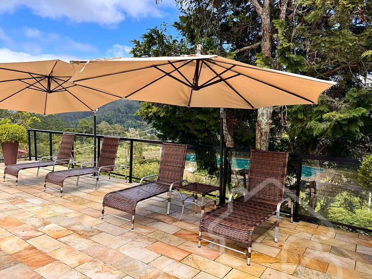 Casa nas montanhas com piscina e sauna