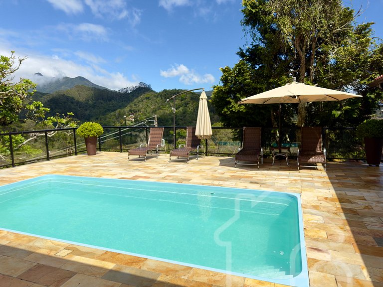 Casa nas montanhas com piscina e sauna