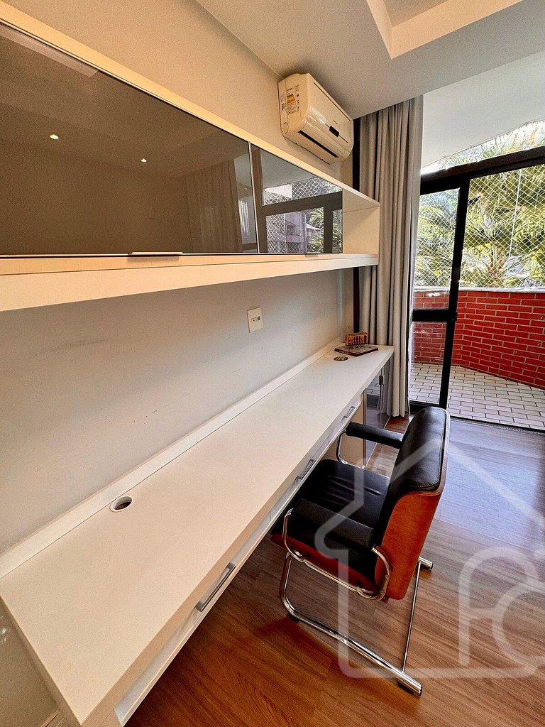 Apartamento central com piscina e playground