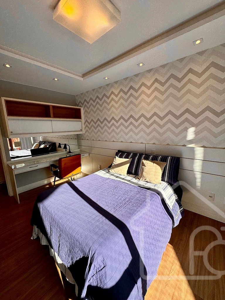 Apartamento central com piscina e playground