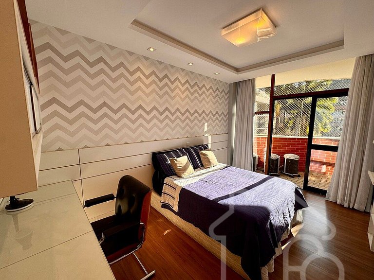 Apartamento central com piscina e playground