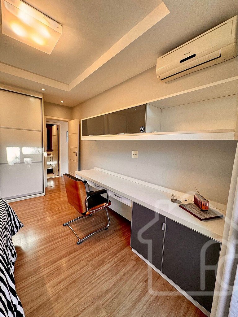 Apartamento central com piscina e playground