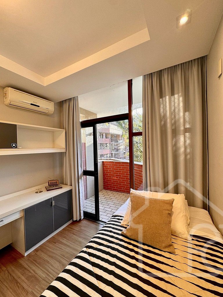 Apartamento central com piscina e playground