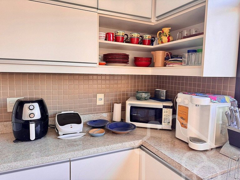 Apartamento central com piscina e playground