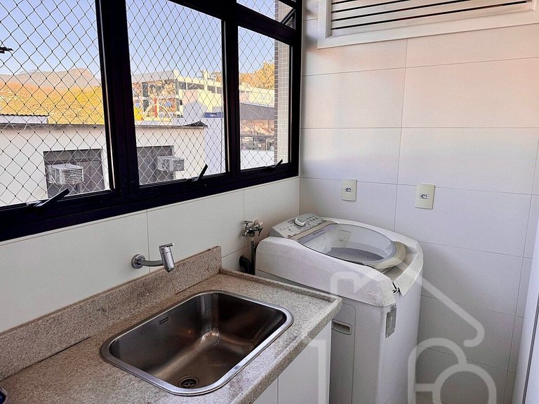 Apartamento central com piscina e playground