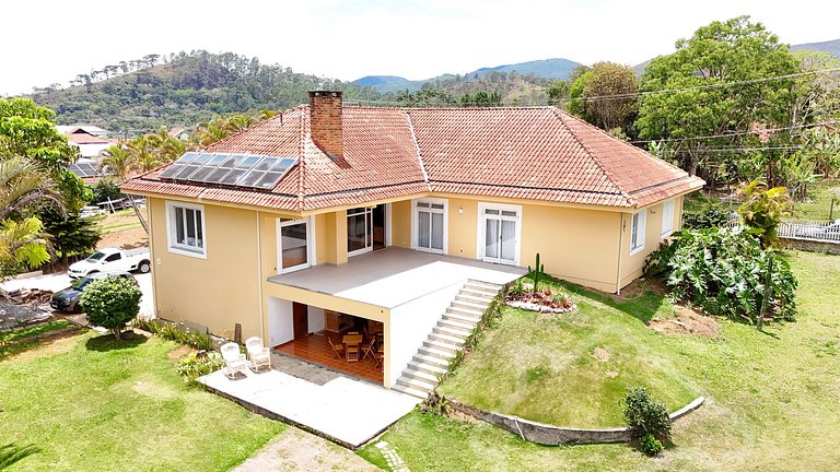 Casa Incrível com Vista para as Montanhas