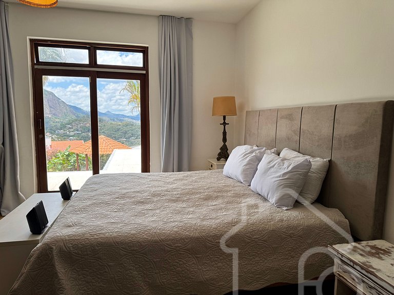 Casa Incrível com Vista para as Montanhas