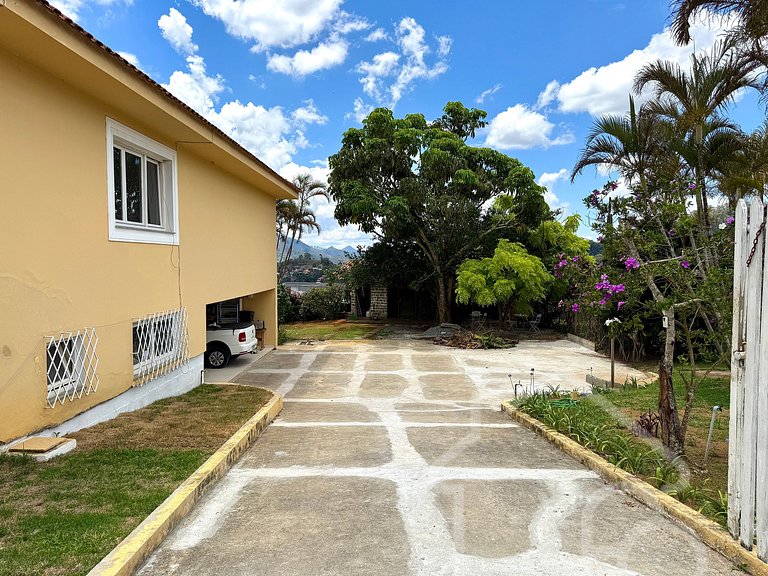 Casa Incrível com Vista para as Montanhas