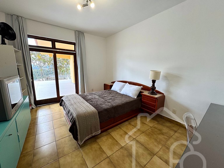 Casa Incrível com Vista para as Montanhas