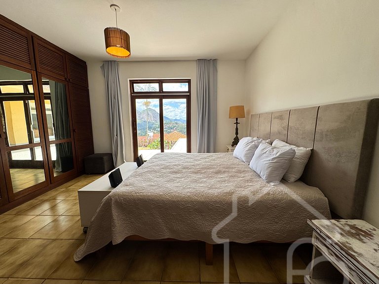 Casa Incrível com Vista para as Montanhas