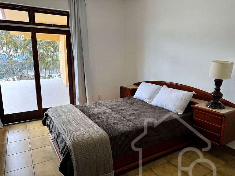 Casa Incrível com Vista para as Montanhas