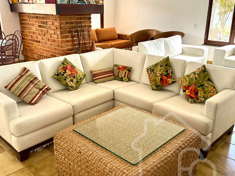 Casa Incrível com Vista para as Montanhas