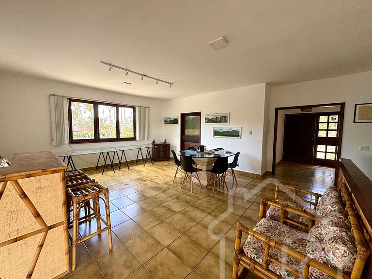 Casa Incrível com Vista para as Montanhas