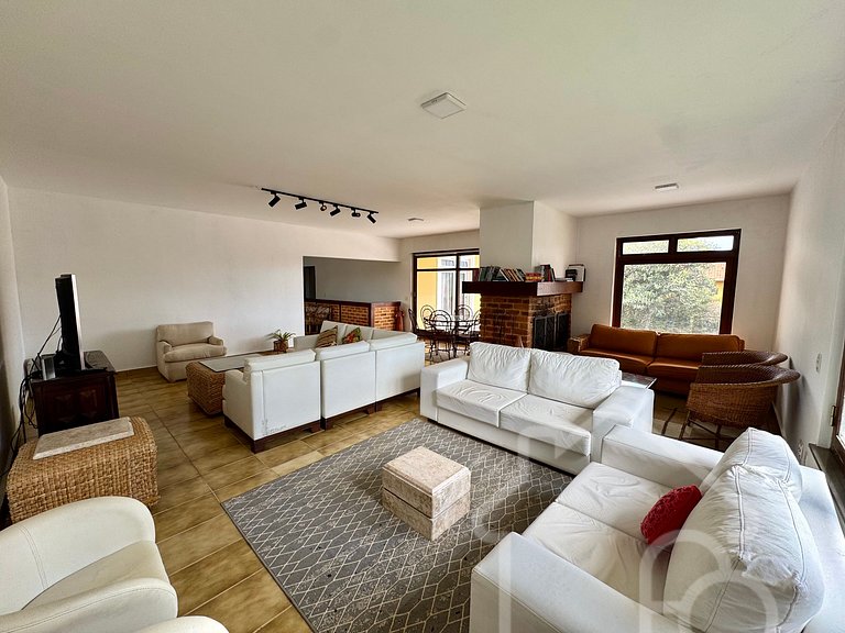 Casa Incrível com Vista para as Montanhas