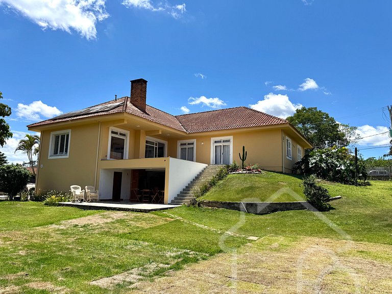 Casa Incrível com Vista para as Montanhas