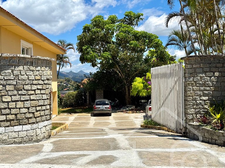Casa Incrível com Vista para as Montanhas