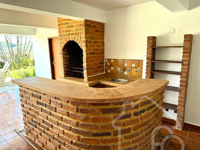 Casa Incrível com Vista para as Montanhas