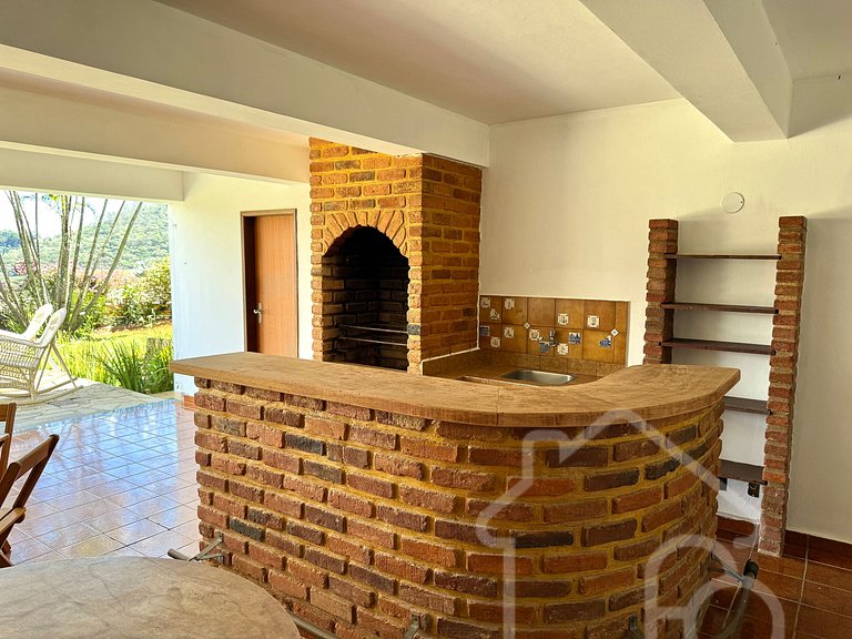 Casa Incrível com Vista para as Montanhas