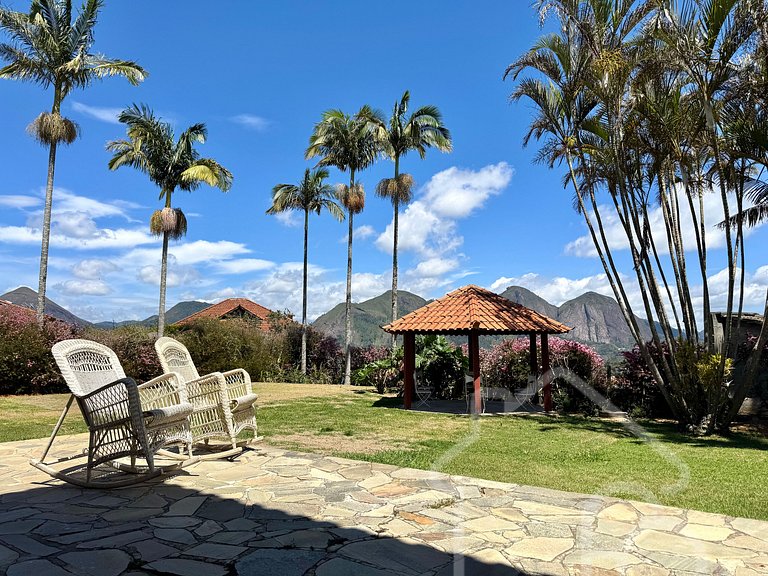 Casa Incrível com Vista para as Montanhas