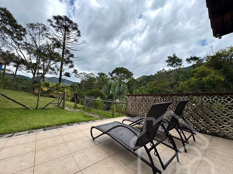 Casa com vista para as montanhas