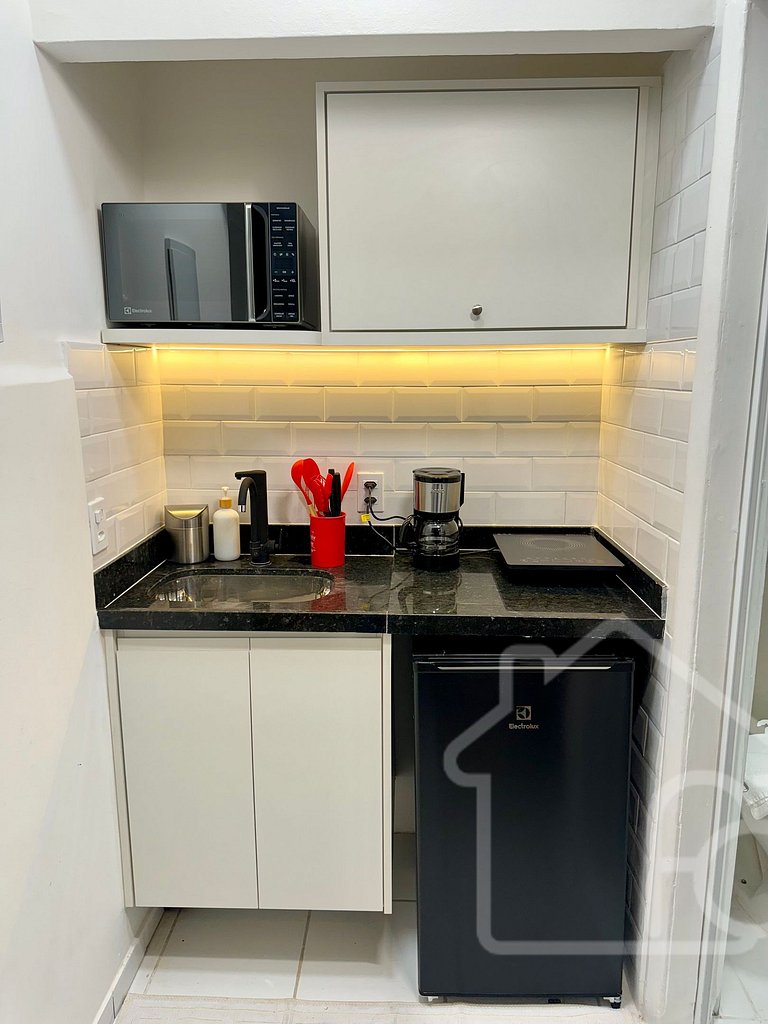 Estúdio reformado no Leblon | 5 min da praia