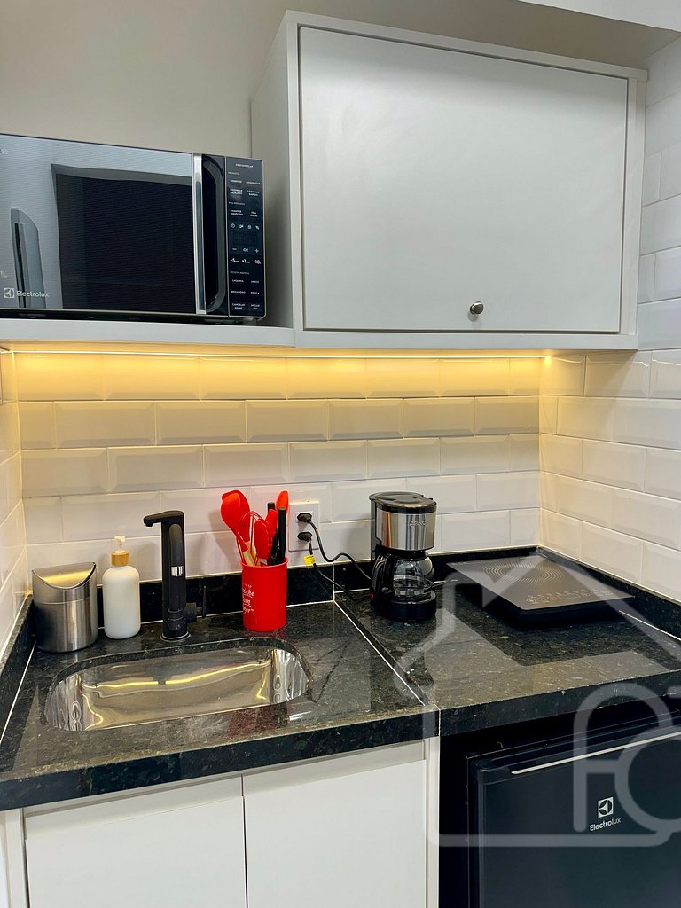 Estúdio reformado no Leblon | 5 min da praia