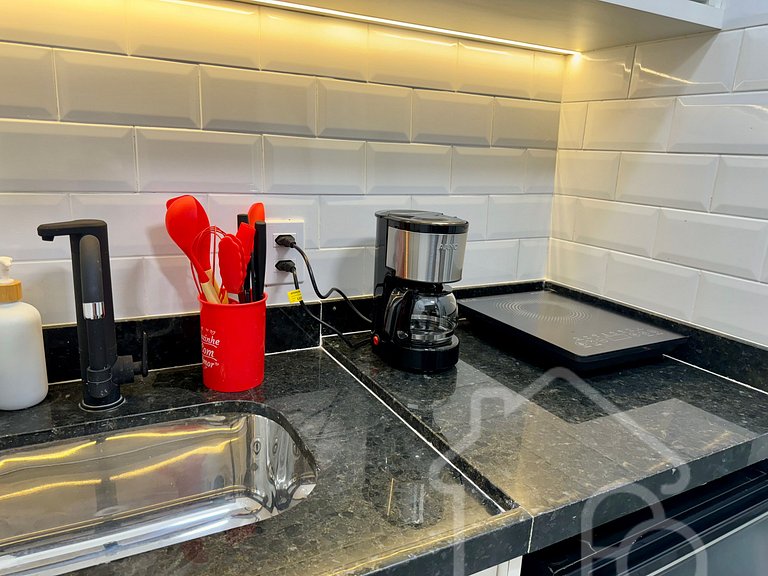 Estúdio reformado no Leblon | 5 min da praia