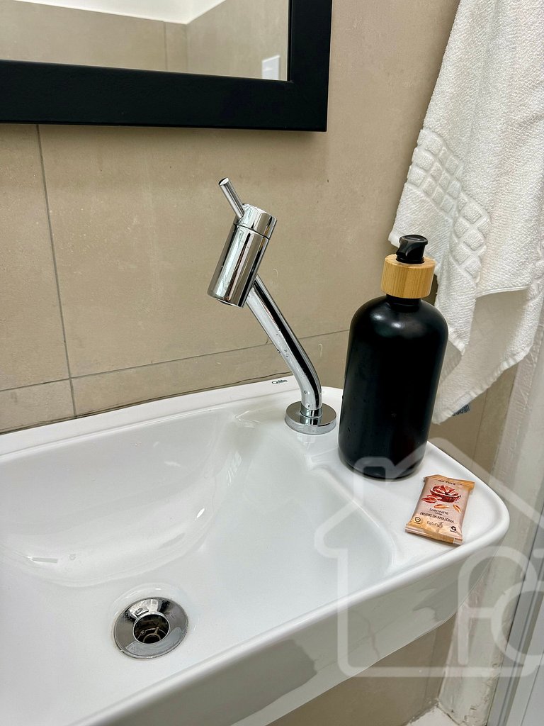 Estúdio reformado no Leblon | 5 min da praia