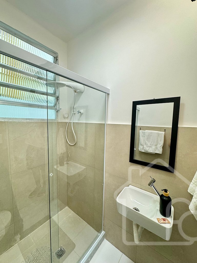 Estúdio reformado no Leblon | 5 min da praia