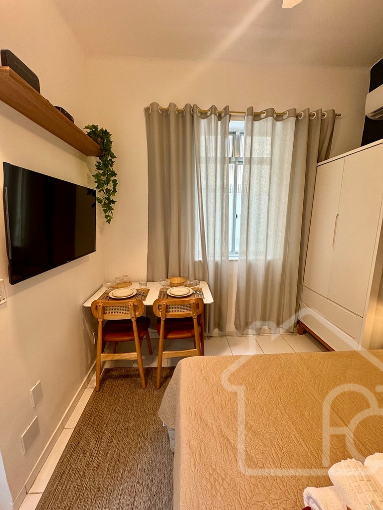 Estúdio reformado no Leblon | 5 min da praia