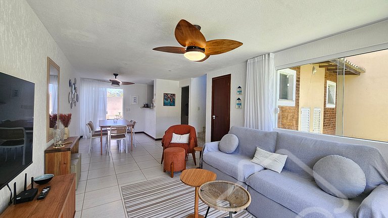 Casa com piscina em condomínio na Rasa