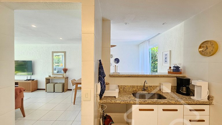 Casa com piscina em condomínio na Rasa