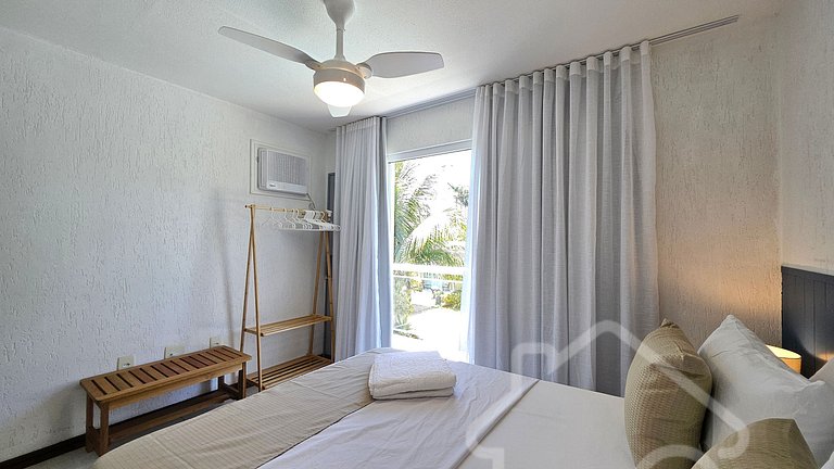 Casa com piscina em condomínio na Rasa