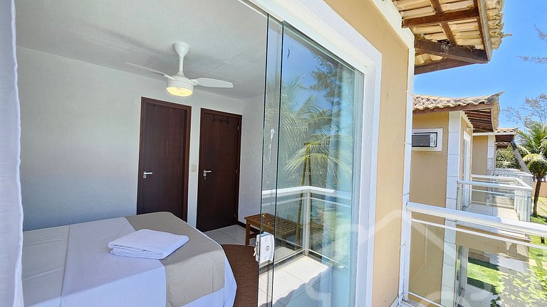 Casa com piscina em condomínio na Rasa