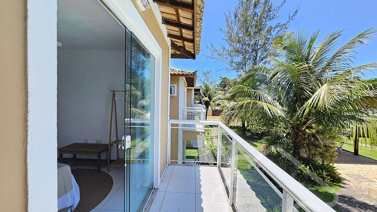 Casa com piscina em condomínio na Rasa