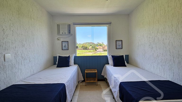 Casa com piscina em condomínio na Rasa