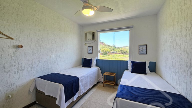 Casa com piscina em condomínio na Rasa