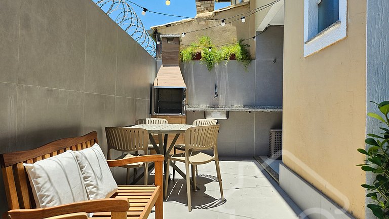 Casa com piscina em condomínio na Rasa