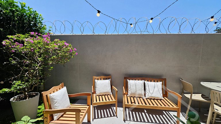 Casa com piscina em condomínio na Rasa