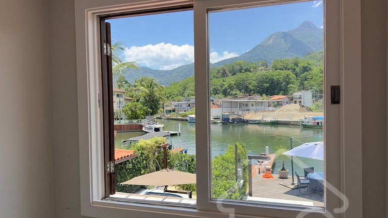 Casa de Luxo com Cais e Piscina – Angra dos Reis