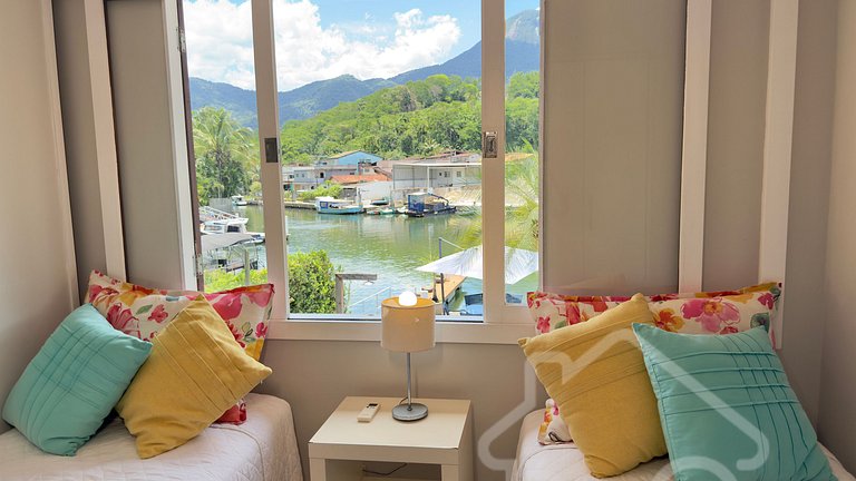 Casa de Luxo com Cais e Piscina – Angra dos Reis