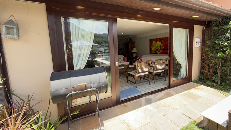 Casa de Luxo com Cais e Piscina – Angra dos Reis