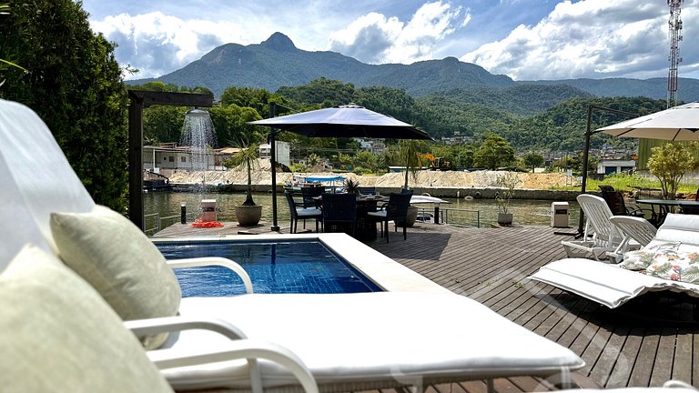 Casa de Luxo com Cais e Piscina – Angra dos Reis