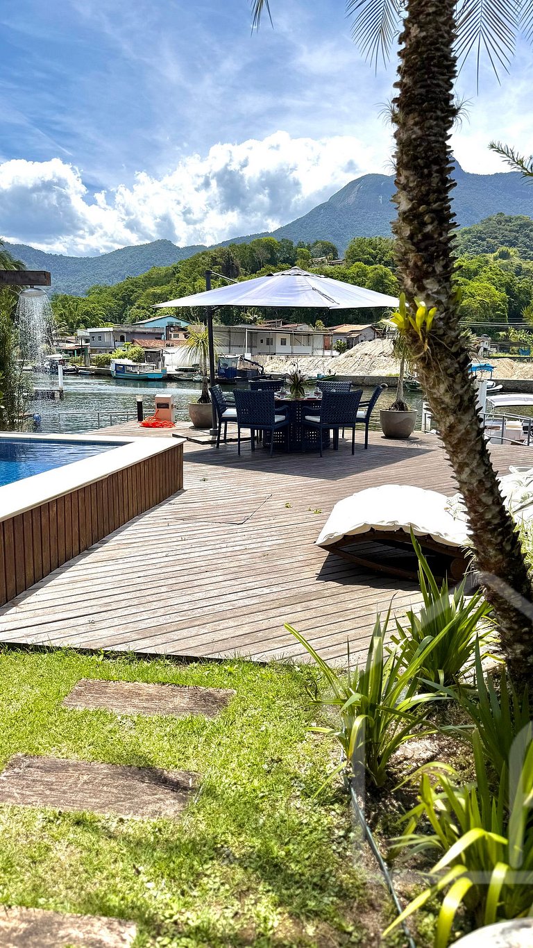 Casa de Luxo com Cais e Piscina – Angra dos Reis