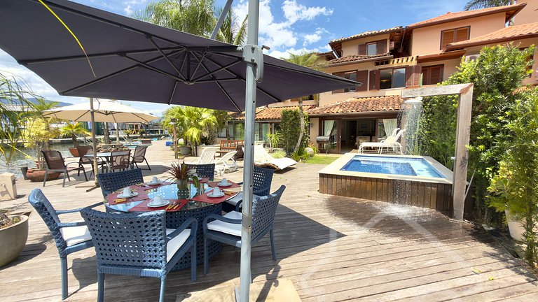 Casa de Luxo com Cais e Piscina – Angra dos Reis