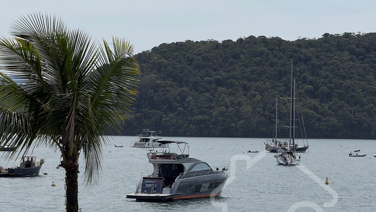 Cobertura de Luxo Pé na Areia em Angra